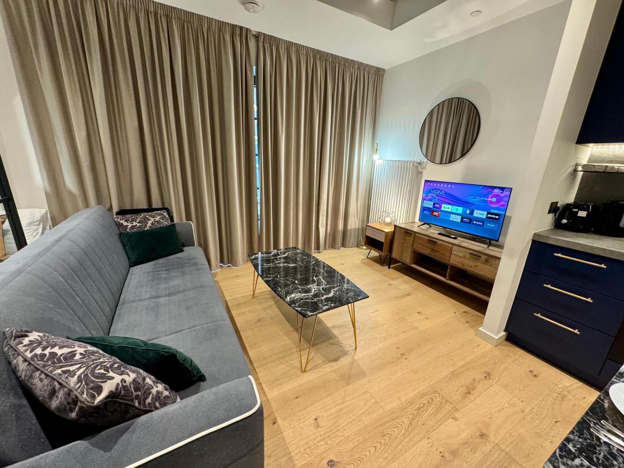 Amazing Cosy Apartment, Next To O2 Arena And Close To London Excel, Secure Parking Buitenkant foto